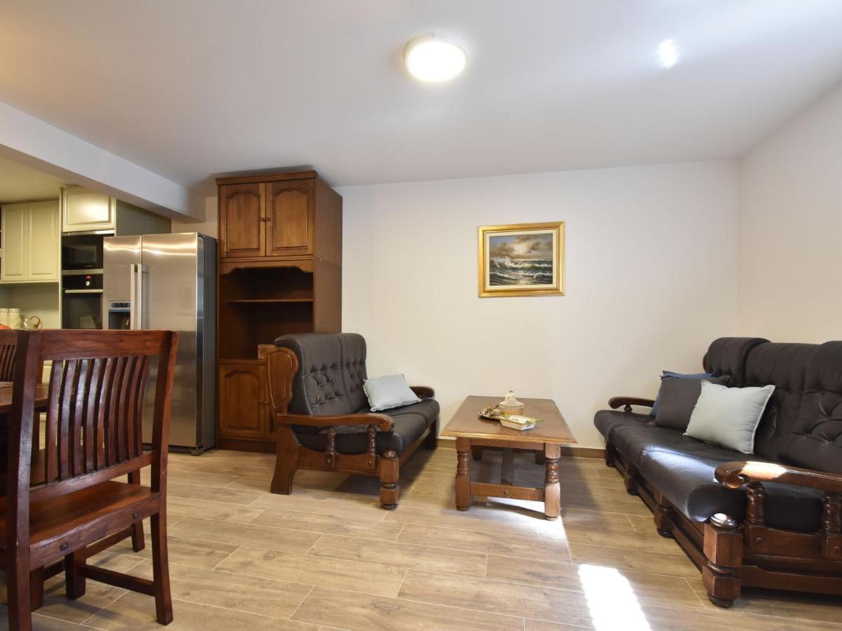 Apartment 3 Km Outside The Historical Centre *